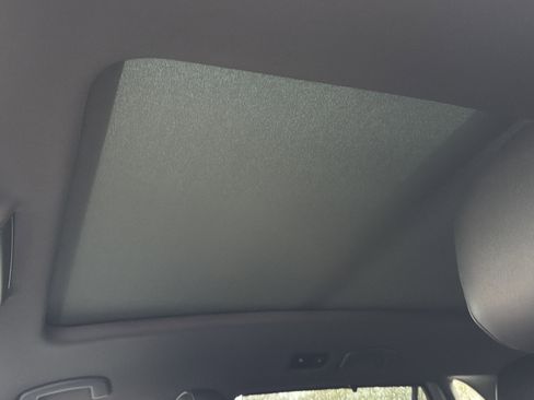 Used 2020 Volkswagen Atlas Cross Sport SEL Premium image 39