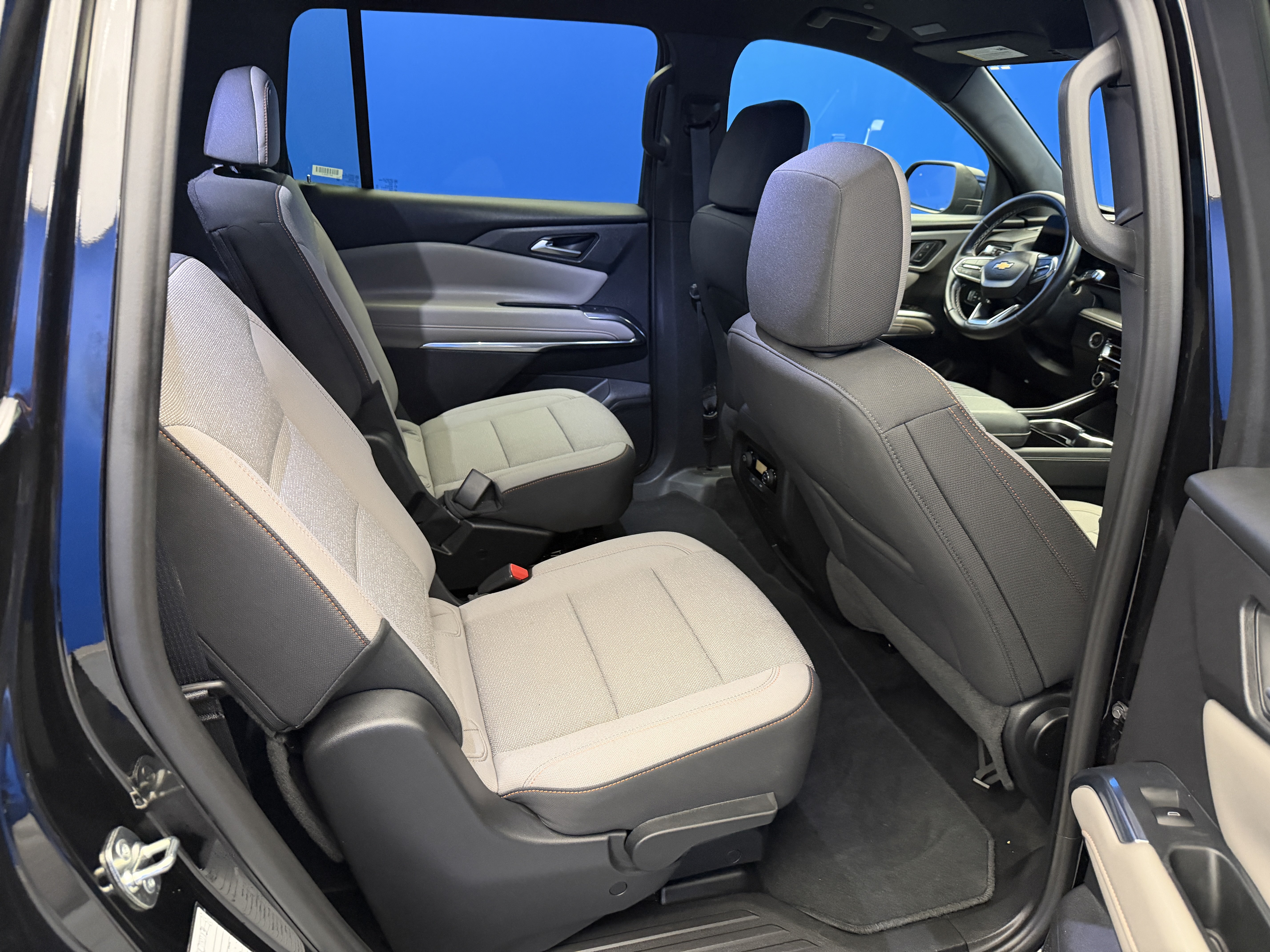 Used 2026 Chevrolet Traverse LT w/ Driver Confidence Package FWD image 28