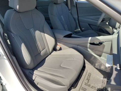 New 2026 Hyundai Elantra SEL FWD image 22