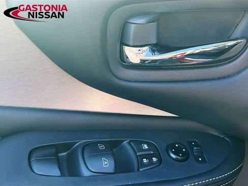 Used 2024 Nissan Murano SV image 22