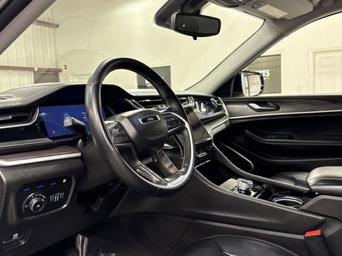 Used 2022 Jeep Grand Cherokee Limited 4xe image 8