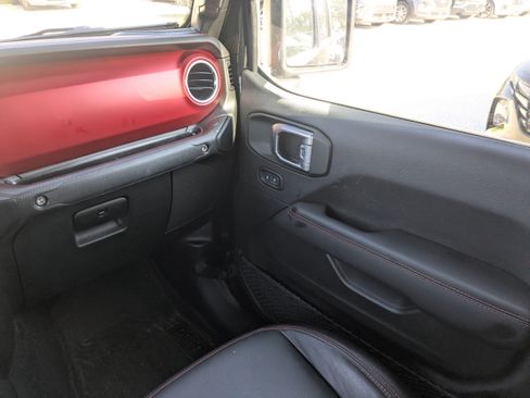 Used 2023 Jeep Gladiator Rubicon w/ LED Lighting Group AWD/4WD image 19