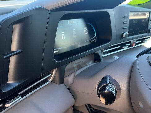 Certified 2025 Hyundai Elantra Sport image 10