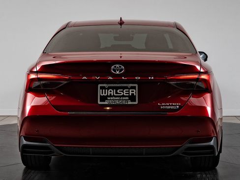 Used 2020 Toyota Avalon Limited w/ Advanced Safety Package FWD image 7