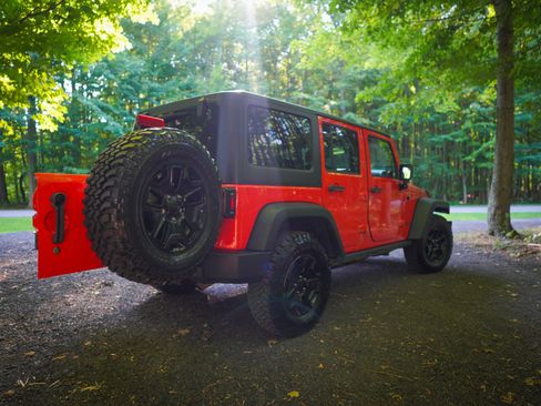 Used 2015 Jeep Wrangler Unlimited Sport AWD/4WD image 8
