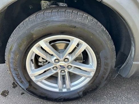 Used 2022 Ford Explorer XLT RWD image 50