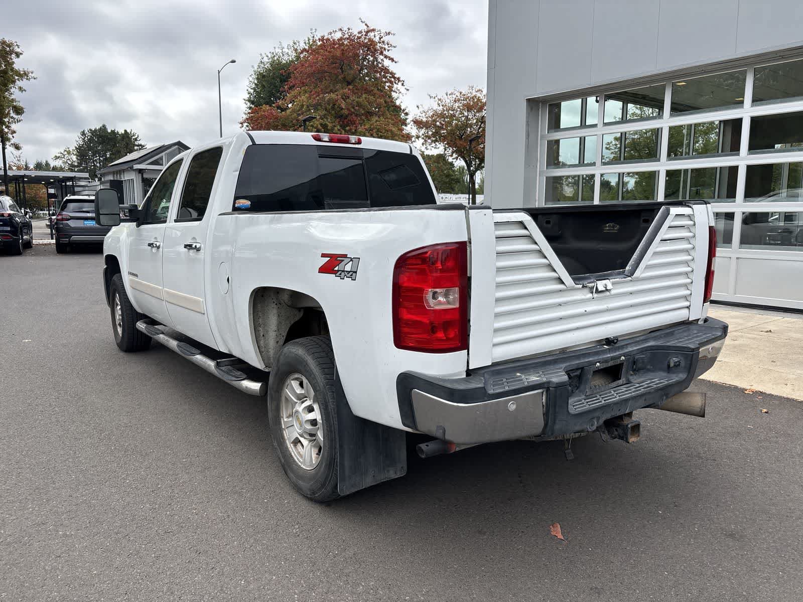 Used 2007 Chevrolet Silverado 2500 LTZ w/ Safety Package AWD/4WD image 3