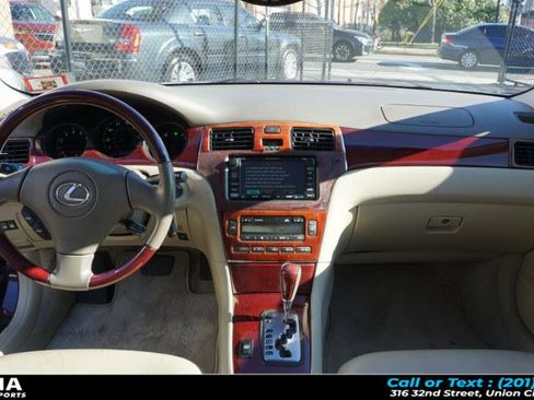 Used 2003 Lexus ES 330 4dr Sdn image 9