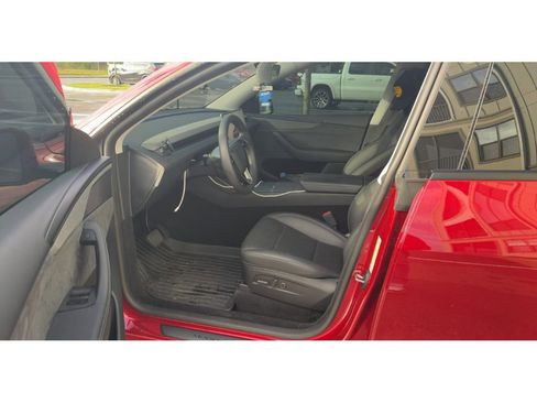 Used 2026 Tesla Model Y Long Range image 5