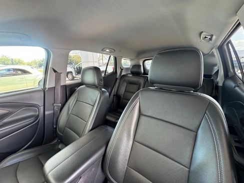 Used 2023 GMC Terrain SLT image 14