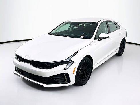 Used 2025 Kia K5 LXS image 3