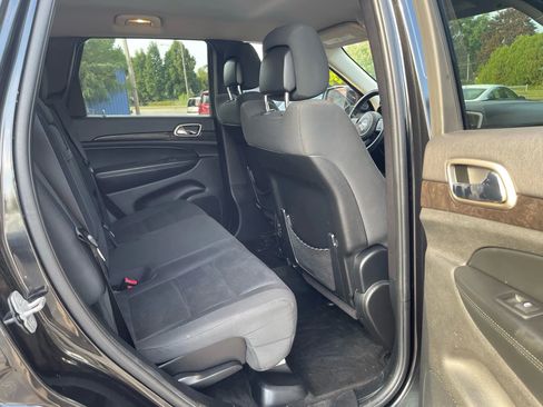 Used 2012 Jeep Grand Cherokee Laredo w/ Laredo E Group image 11