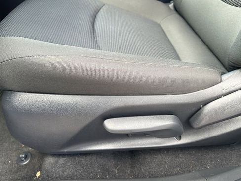 Used 2025 Toyota RAV4 LE AWD/4WD image 13