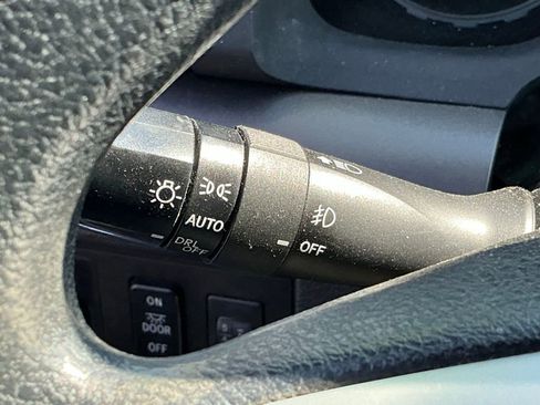 Used 2018 Toyota Tundra SR5 w/ SR5 Upgrade Package image 31