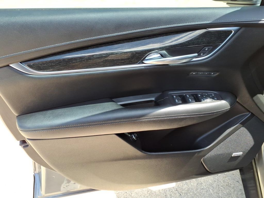 Used 2021 Cadillac XT5 Premium Luxury w/ LPO, Floor Liner Package FWD image 17