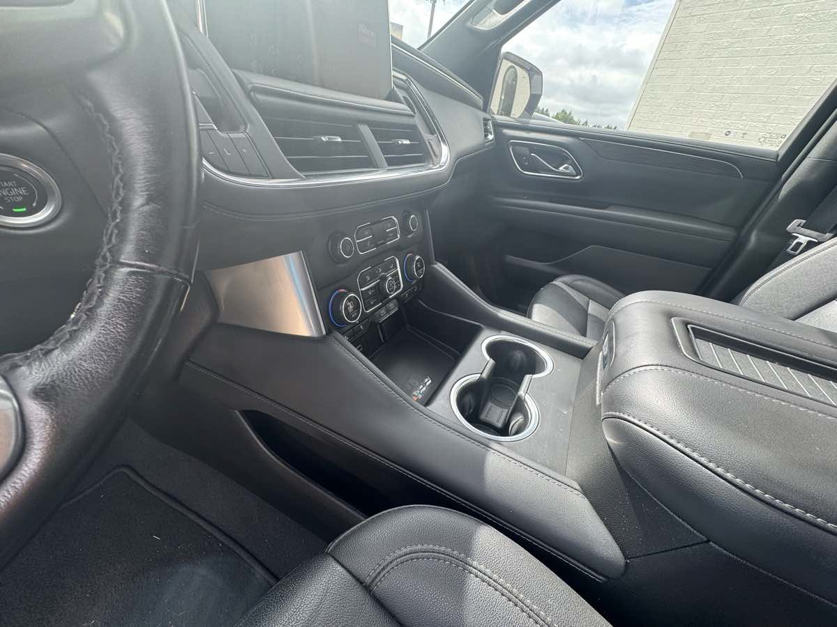 Used 2022 Chevrolet Tahoe Z71 w/ Luxury Package AWD/4WD image 22