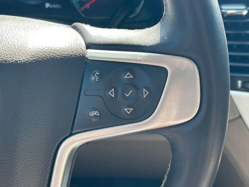 Used 2017 GMC Yukon SLT w/ Premium Edition image 45