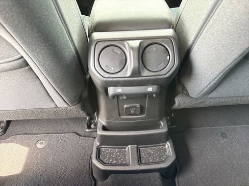 Used 2025 Jeep Wrangler Unlimited Sahara w/ Safety Group AWD/4WD image 11