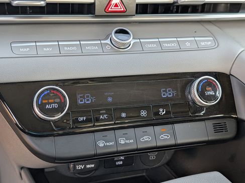 Used 2024 Hyundai Elantra SEL image 25