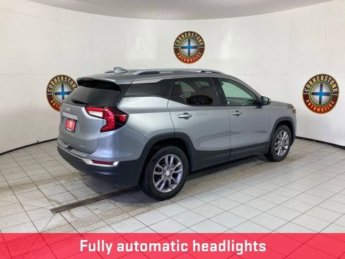 Used 2024 GMC Terrain SLT image 21