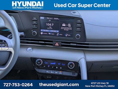Used 2025 Hyundai Elantra Hybrid FWD image 19