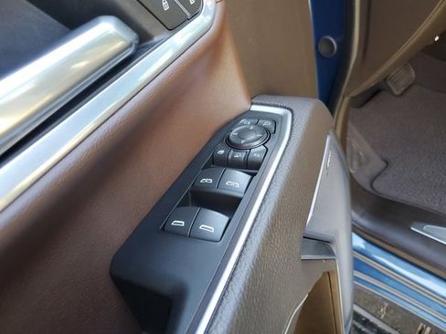 Used 2025 GMC Sierra 2500 Denali w/ Denali Reserve Package image 18