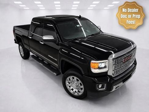 Used 2018 GMC Sierra 2500 Denali AWD/4WD image 2