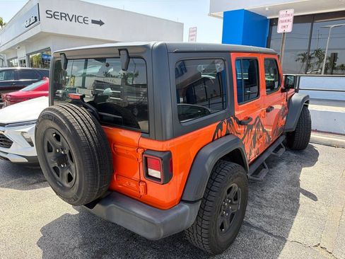 Used 2018 Jeep Wrangler Unlimited Sport AWD/4WD image 3
