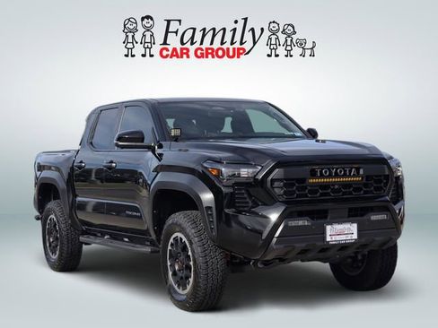 Used 2024 Toyota Tacoma TRD Off-Road w/ TRD Off Road Premium Package image 2