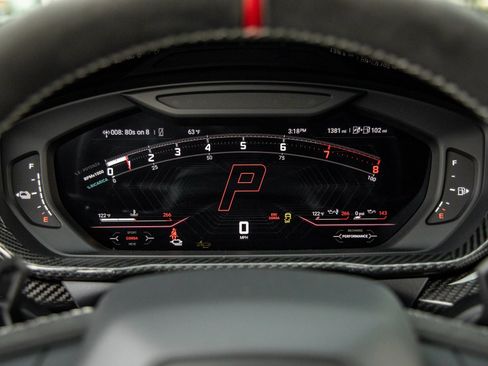 Used 2025 Lamborghini Urus SE image 29