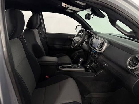 Used 2021 Toyota Tacoma TRD Sport image 15