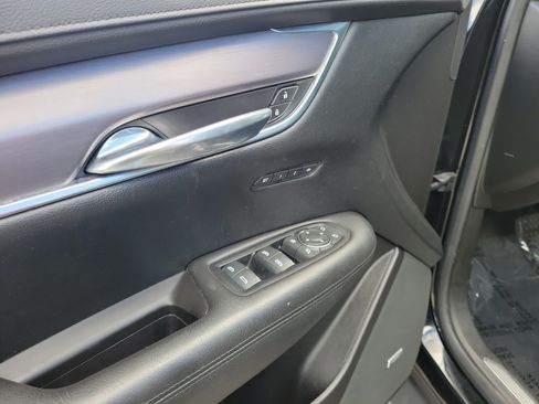 Used 2017 Cadillac XT5 Luxury w/ Driver Awareness Package FWD image 18