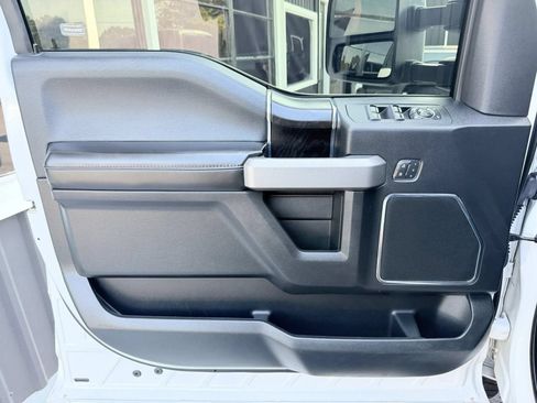 Used 2018 Ford F150 Platinum w/ Equipment Group 701A Luxury AWD/4WD image 40