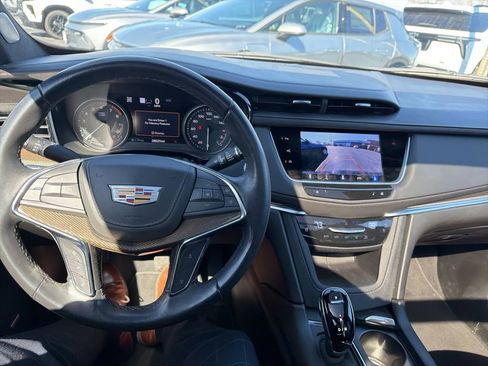 Used 2024 Cadillac XT5 Premium Luxury w/ Platinum Package image 11