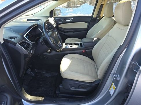 Used 2021 Ford Edge SEL w/ Convenience Package image 4