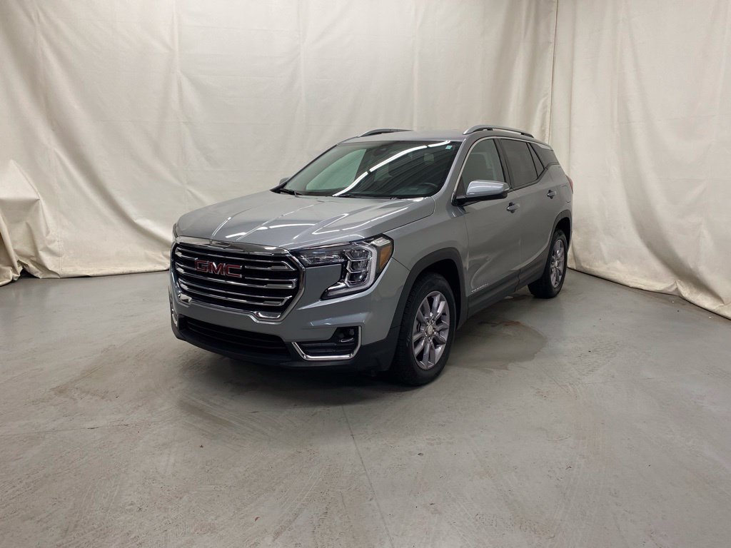 Used 2024 GMC Terrain SLT AWD/4WD image 2