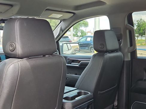 Used 2022 GMC Sierra 1500 SLT AWD/4WD image 16