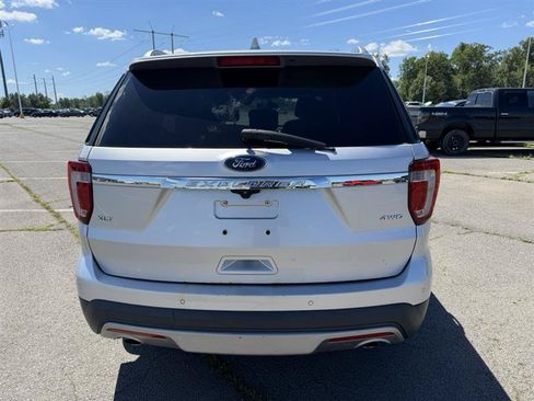 Used 2016 Ford Explorer XLT w/ Equipment Group 202A AWD/4WD image 6