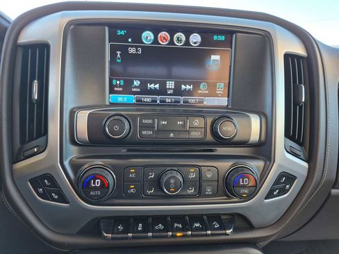 Used 2018 GMC Sierra 1500 SLT image 24