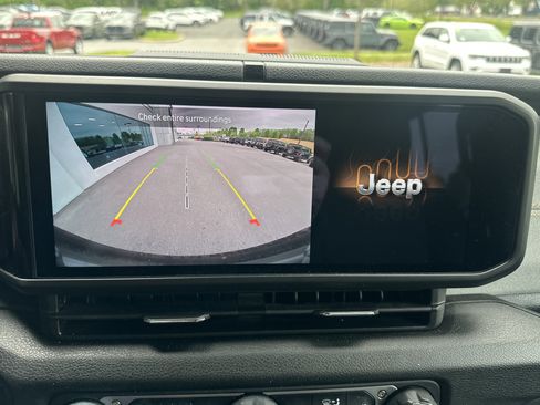 Used 2024 Jeep Wrangler Unlimited Sport AWD/4WD image 26