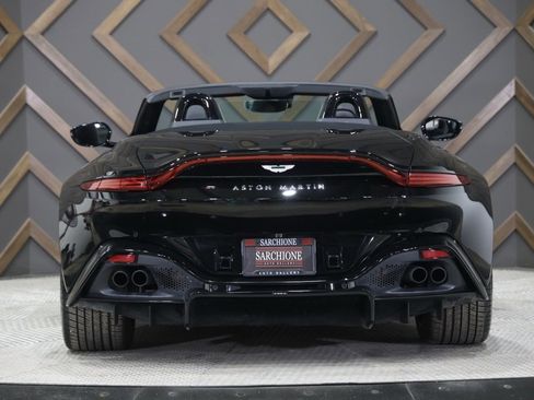Used 2022 Aston Martin V8 Vantage image 4