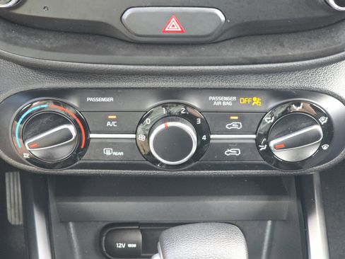 Used 2021 Kia Soul LX FWD image 23