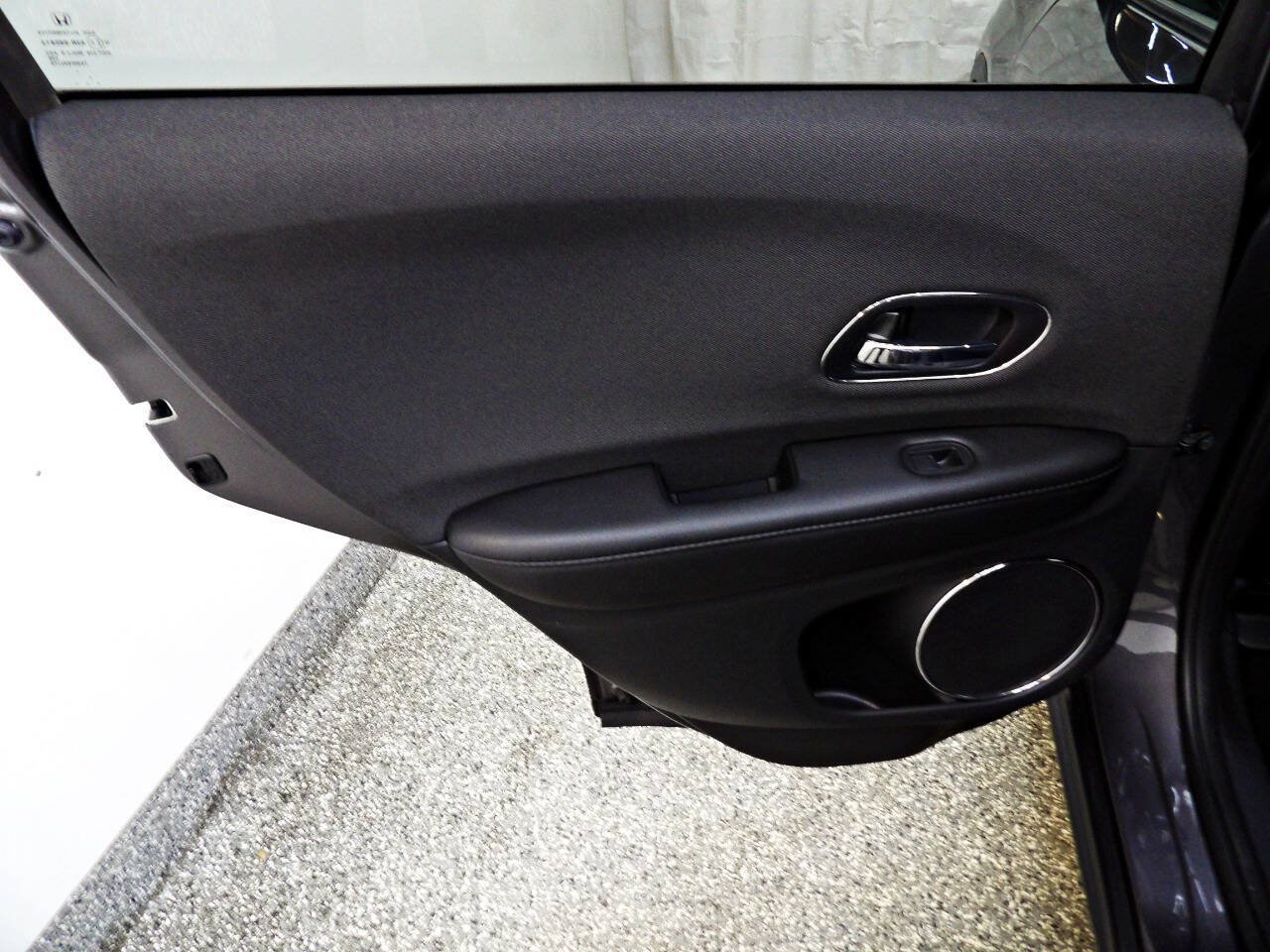 Used 2022 Honda HR-V EX image 9