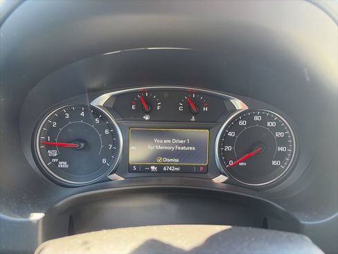 Used 2024 GMC Terrain SLT AWD/4WD image 6