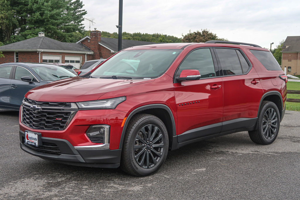 Used 2023 Chevrolet Traverse RS AWD/4WD image 3