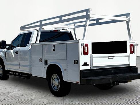 Used 2020 Ford F250 XL w/ Power Equipment Group RWD image 4