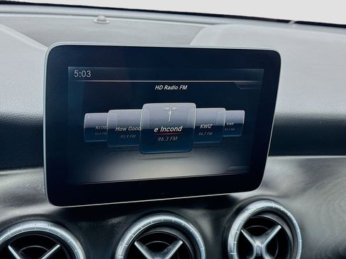 Used 2018 Mercedes-Benz CLA 250 image 11