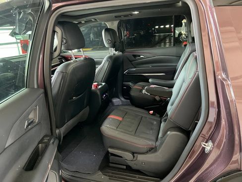 Used 2024 Chevrolet Traverse RS AWD/4WD image 6