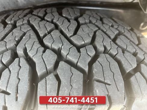 Used 2022 Toyota 4Runner TRD Off-Road AWD/4WD image 31