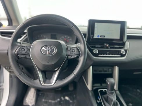 Used 2024 Toyota Corolla Cross LE AWD/4WD image 14